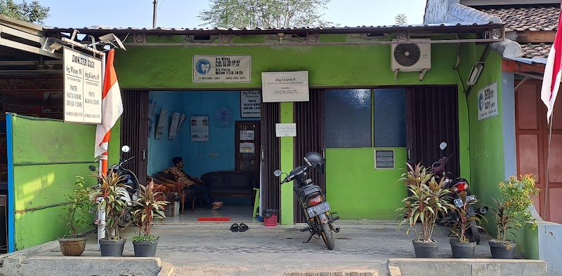 Dokter Gigi Zaky Gilbara in Kota Pekalongan