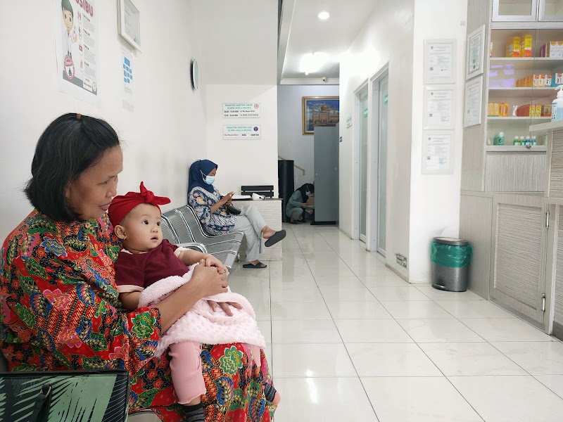 Klinik & Apotek Ursila Medika in Bintaro Jaya