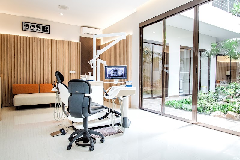 KLINIK GIGI CS DENTAL CITRALAND in CitraLand Surabaya