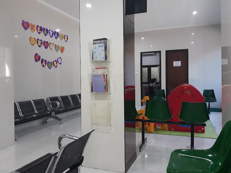 Klinik Pratama Elyon in Sukomanunggal