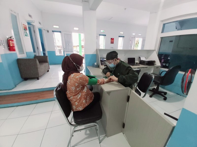 Klinik Pratama Manggala Medika in Cinambo