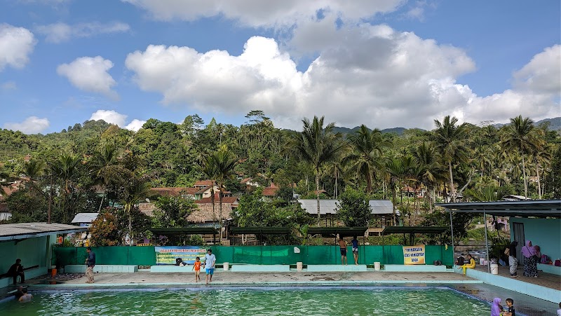 Kolam Renang Cadas Ngampar in Kab. Ciamis