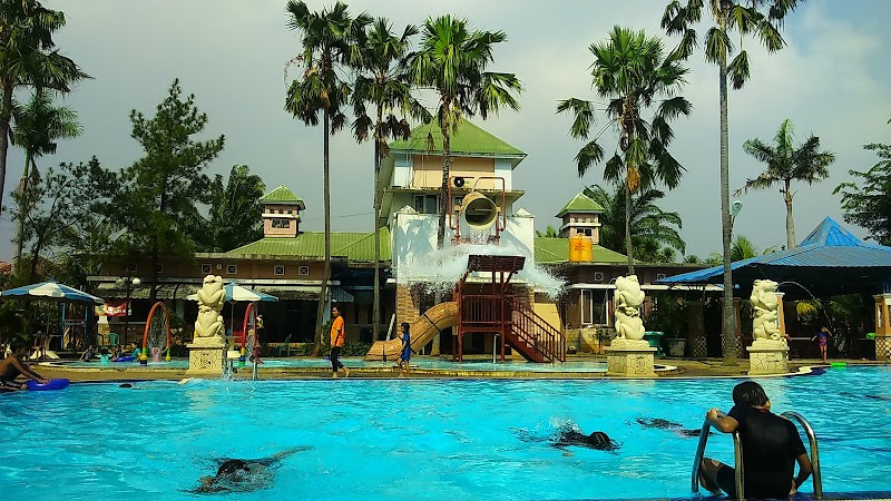 Kolam Renang City Club in Kota Bekasi