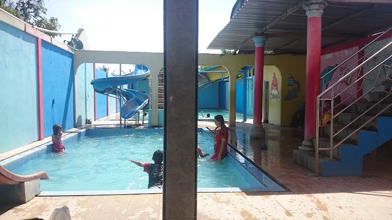 Kolam Renang/Waterboom Pradana in Kab. Wonogiri