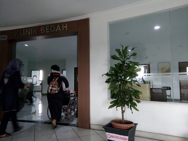 Kopo Sentral Medika in Bojongloa Kidul