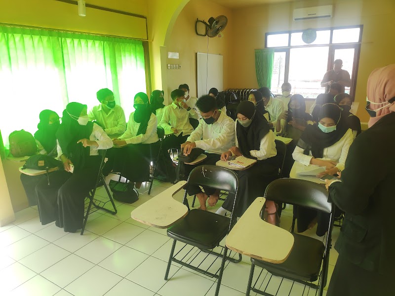 LBB Excellent Language Course in Kab. Tuban