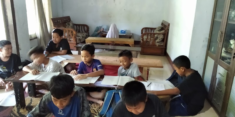 Les Kelas SD Bu Puji in Kab. Pemalang