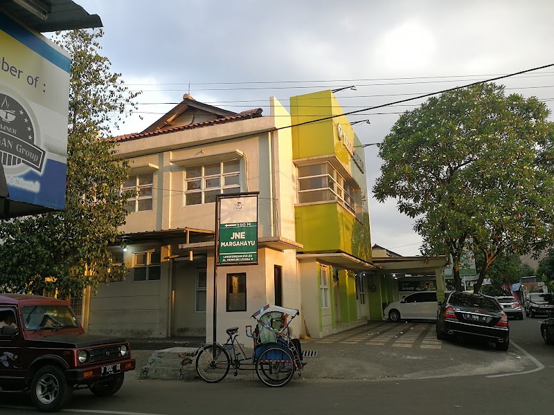 Tukang Gigi DENTAL HOLIK (1) in Rancasari