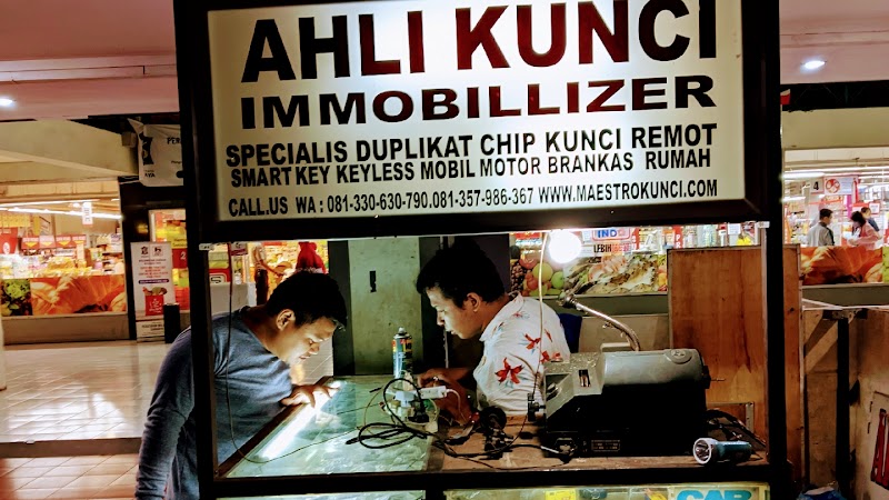 Ahli kunci remot mobil panggilan in Mulyorejo