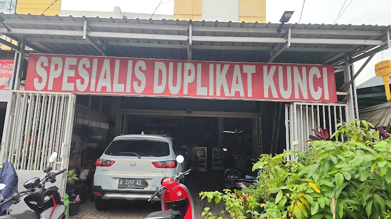 SPESIALIS DUPLIKAT KUNCI in Medan Satria