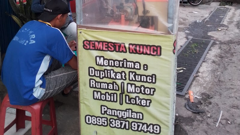 SPESIALIS DUPLIKAT KUNCI in Medan Satria